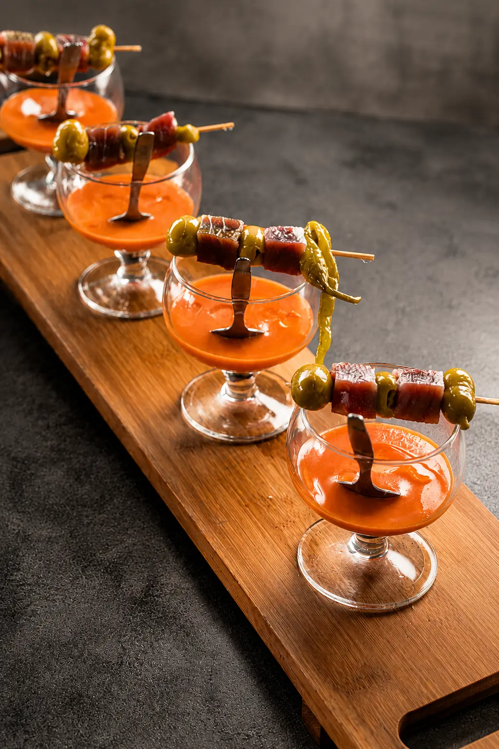 Gilda de atún con salmorejo cordobés