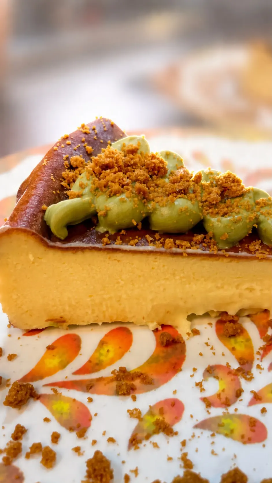 Tarta de queso cremosa con crema de pistacho
